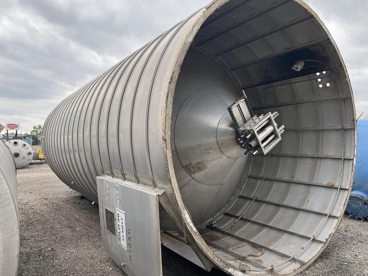 Used Used Conair Contract Systems Inc. 1709 cu ft Spiral Aluminum vertical bulk material silo