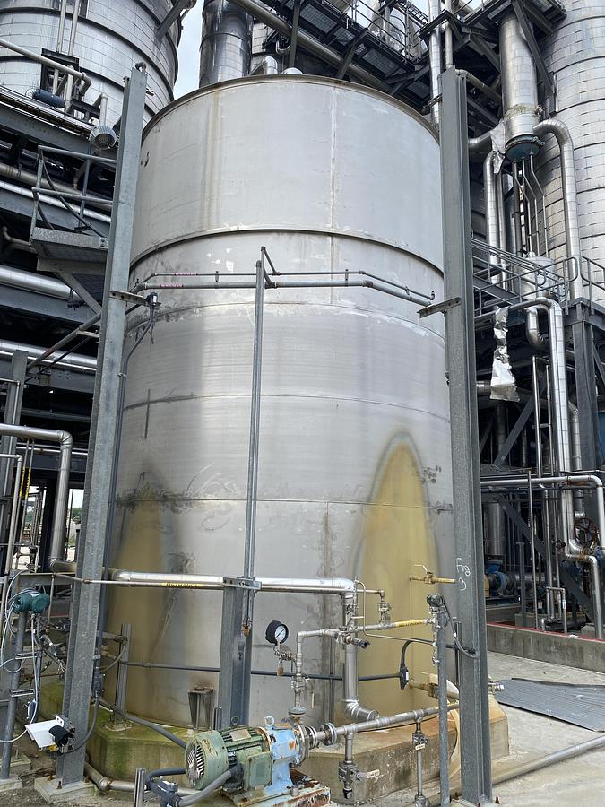 Used Used  Fabricators & Carolina Integrated Solutions Integrated Solutions 19,600 gallon 316L stainless steel vertical tank