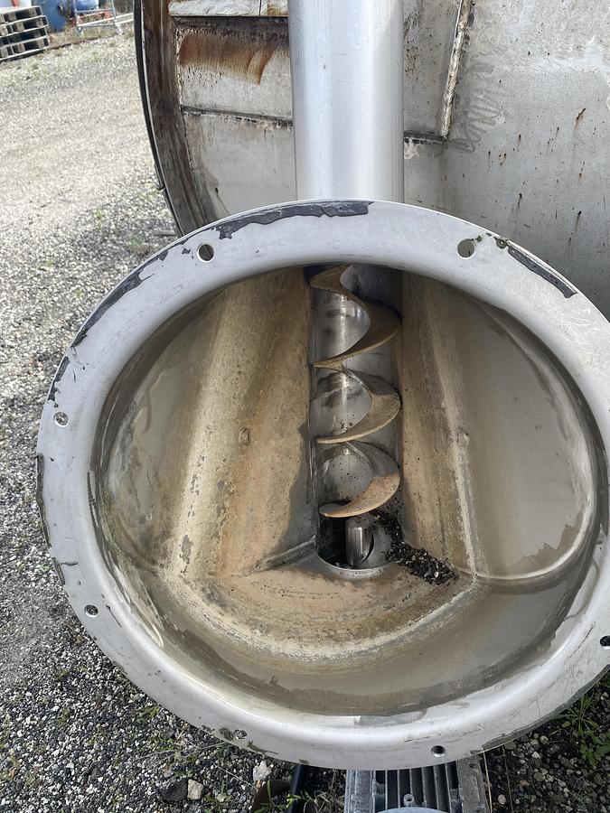 Used Used approximately 40 cu. ft.  stainless steel vertical hopper