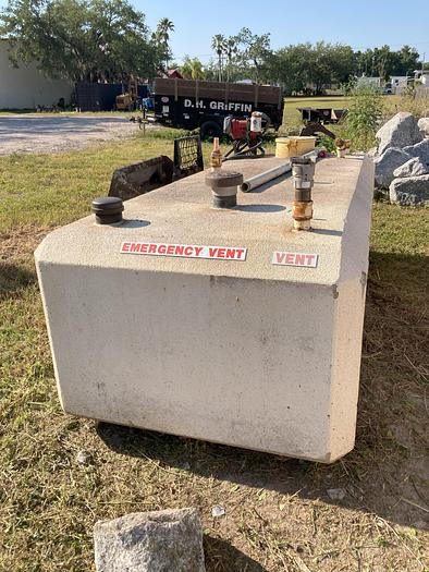 Used Used ConVault 500 gallon rectangular self-contained fuel tank