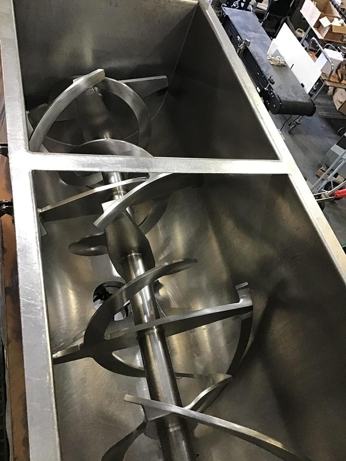 Used Used Lowe Industries Inc. 20 cu ft 316 stainless steel single ribbon mixer