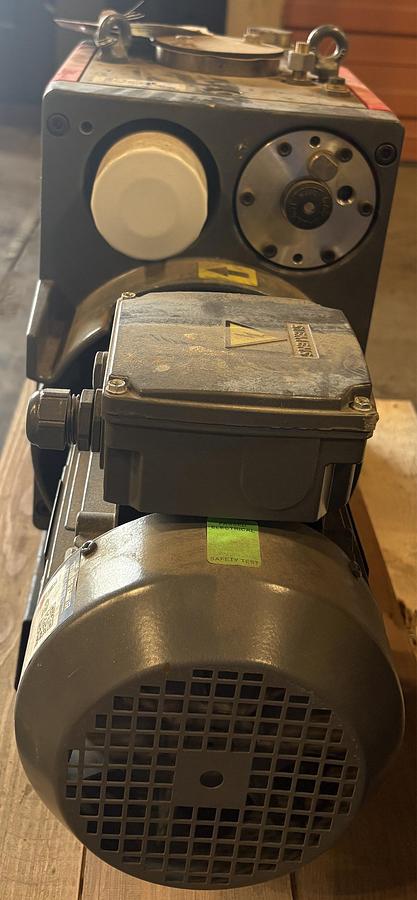 Unused Edwards model E2M40 2 stage oil-seal rotary vane mechanical vacuum pump.