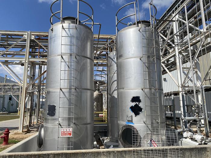 Used Used Eisenback Equipment Sales Inc.  approximately 3000 gallon 304 stainless steel vertical storage tank