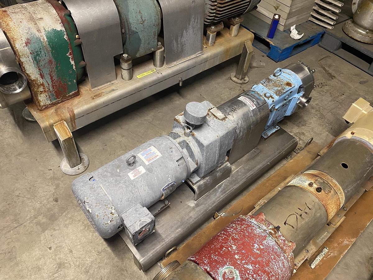 Used Used Waukesha Cherry Burrell sanitary Rotary Pump Model 130U2