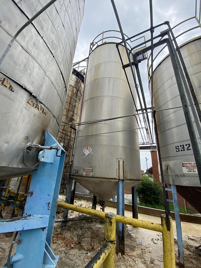 Used Used Industrial Air Inc. approximately 10,000 gallon stainless steel agitated storage tank with internal coils