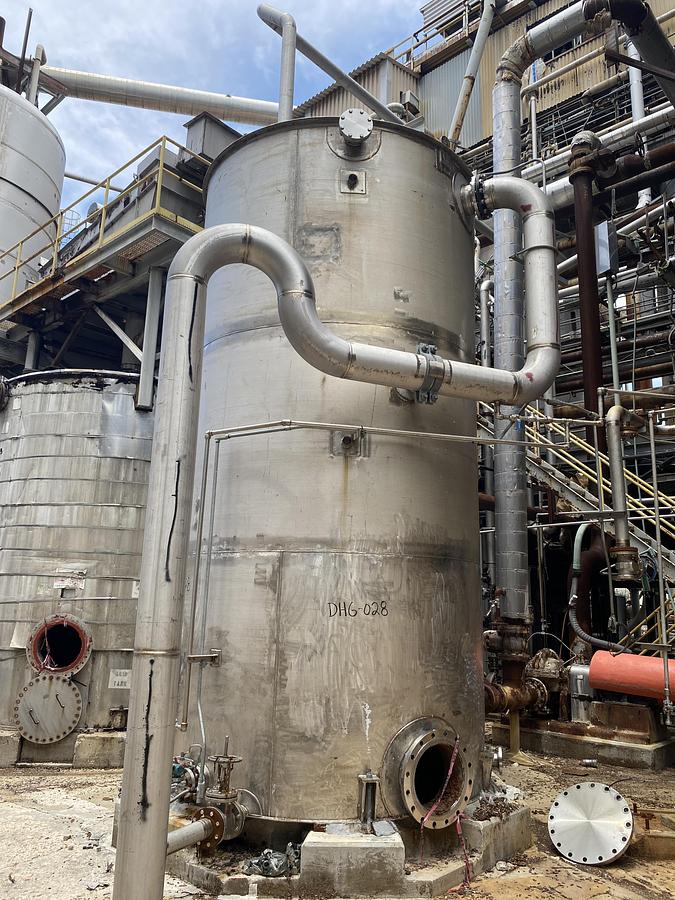 Used Used James Machine Works 8,500 gallon 304L stainless steel vertical tank