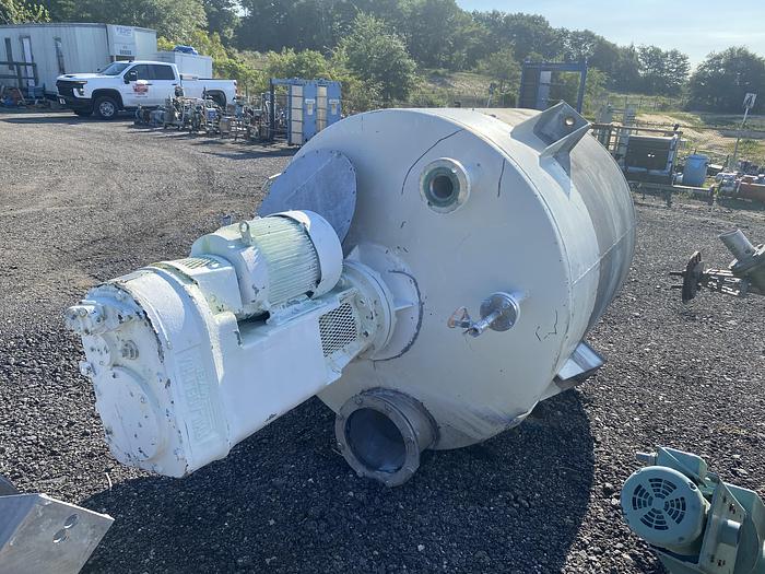 Used Used Circleville Metal Works Inc. approximately 750 gallon 304 stainless steel vertical mix tank