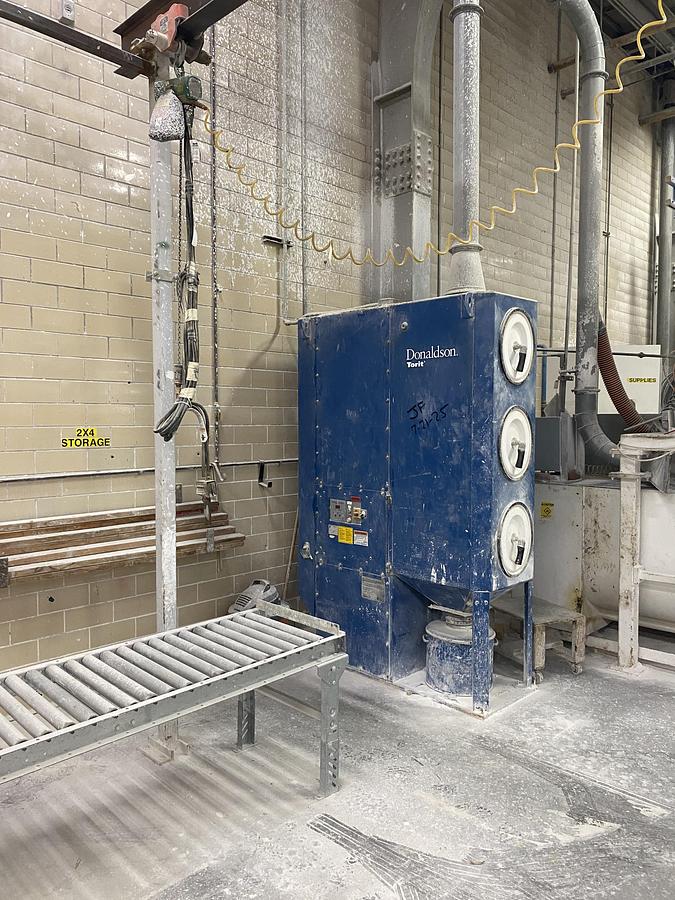 Used Used Donaldson Torit Model DFO 3-3oval cartridge dust collector