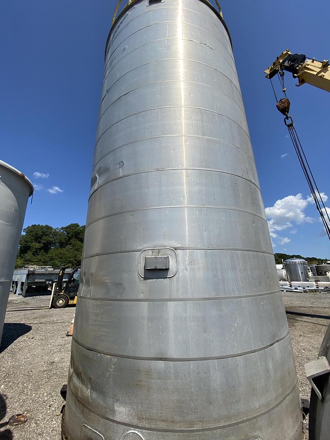 Used Used Industrial Air Inc. approximately 10,000 gallon stainless steel storage tank