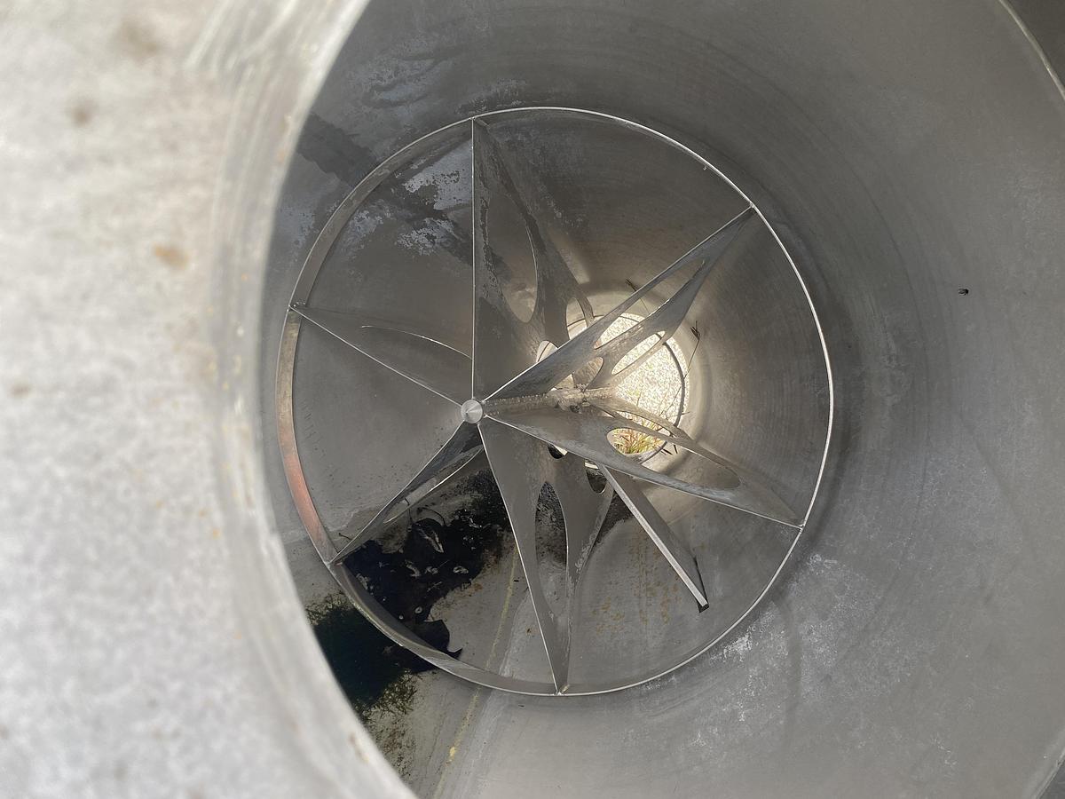 Used Used approximately 40 cu. ft.  stainless steel vertical hopper