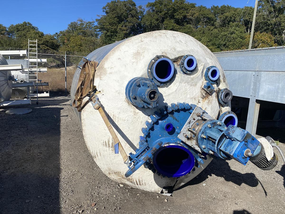 Used Used Pfaudler 2000 gallon glass lined reactor body.