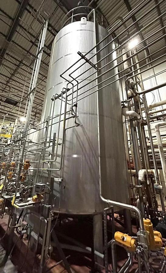 Used Used 15000 Gallon DCI Jacketed 316L Stainless Steel Sanitary Mix Tank / Fermenter / Reactor.