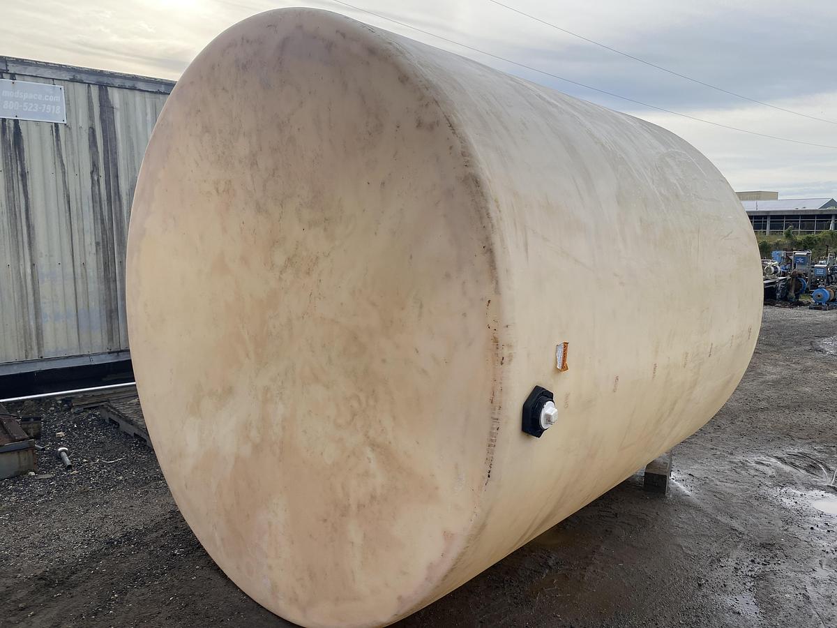Used Used Norwesco 4000 gallon Polyethylene vertical storage tank