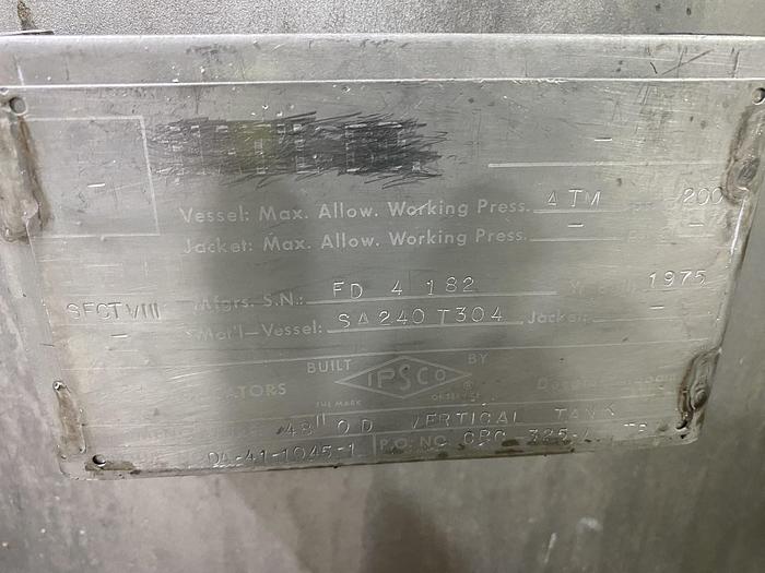 Used Used IPSCO approximately 700 gallon 304 stainless steel vertical mix tank