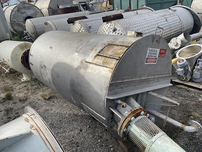 Used Used IPSCO approximately 700 gallon 304 stainless steel vertical mix tank