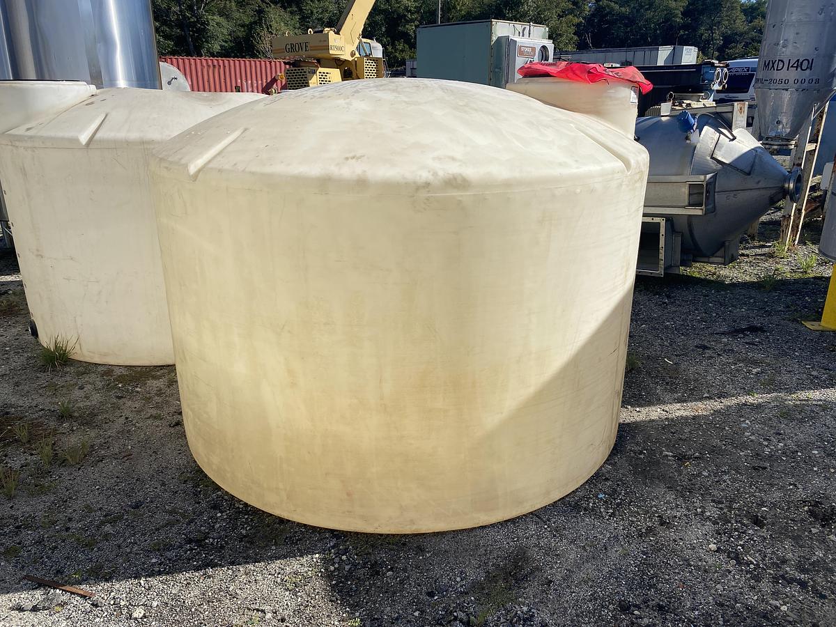 Used Used Norwesco 1550 gallon Polyethylene vertical storage tank
