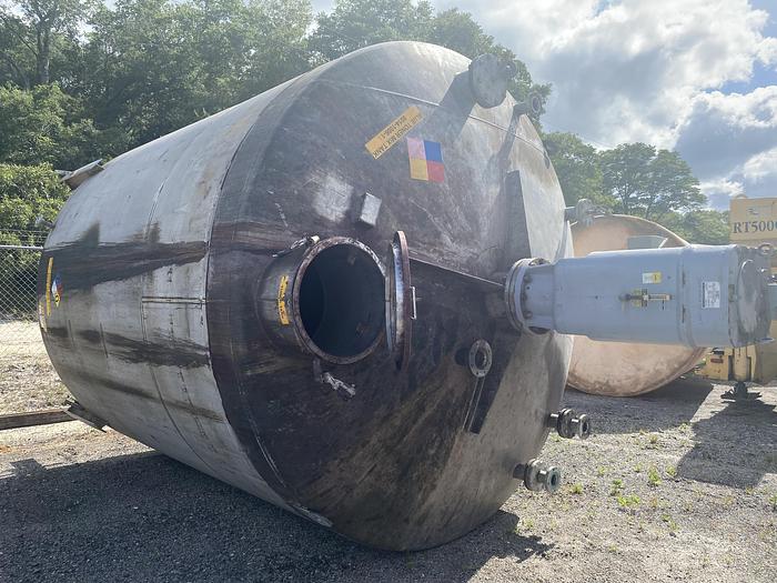 Used Used IPSCO approximately 9300 gallon 304 stainless steel vertical mix tank