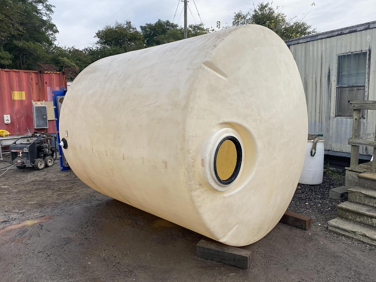 Used Used Norwesco 4000 gallon Polyethylene vertical storage tank