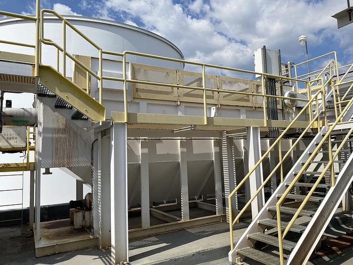 Used Used 10,000 gallon  DAF unit