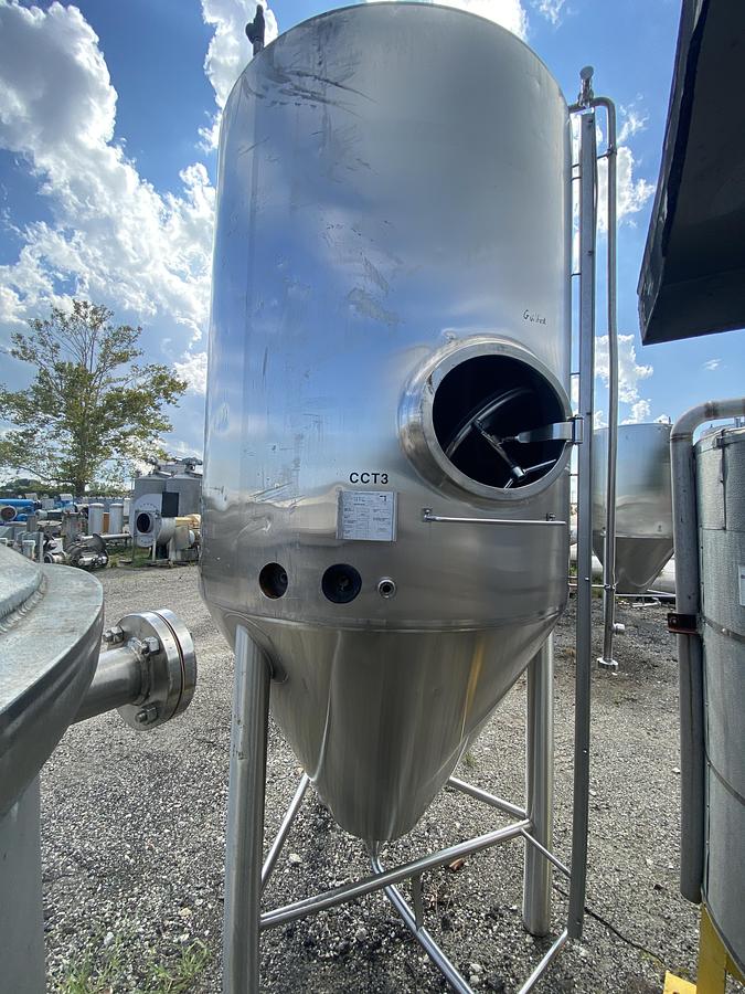Used Used Deutshe Babcock BTE Gruppe Bdag 2600L/680 gallon 304 stainless steel vertical jacketed tank