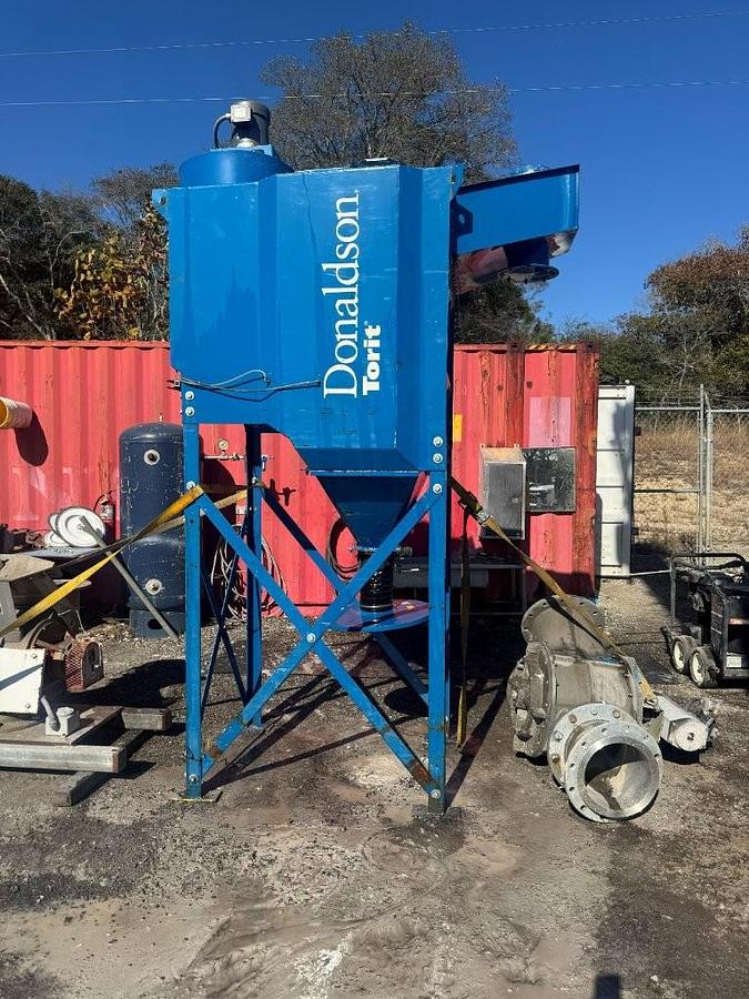 Used Used Donaldson Torit Model DFO 2-4 oval cartridge dust collector