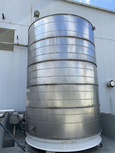 Used Used Reco Industries Inc. 8300 gallon 304 stainless steel vertical storage tank