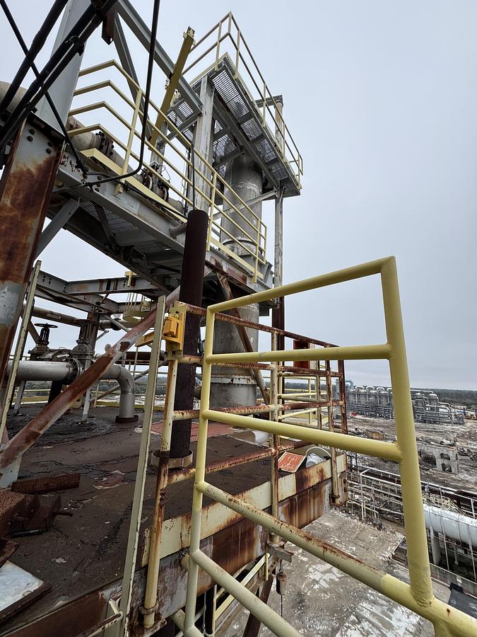 Used Used Advanced Vessel & Alloy approximately 3700 sq ft. Duplex 2205 vertical shell and tube heat exchanger