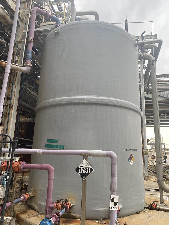 Used Used Fabricated Plastics Limited 23,000 gallon vertical fiberglass storage tank