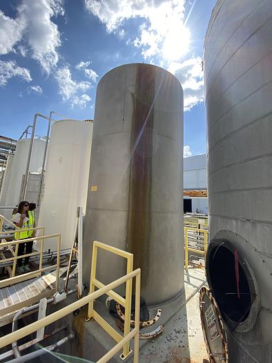 Used Used approximately 6300 gallon vertical stainless steel tank.