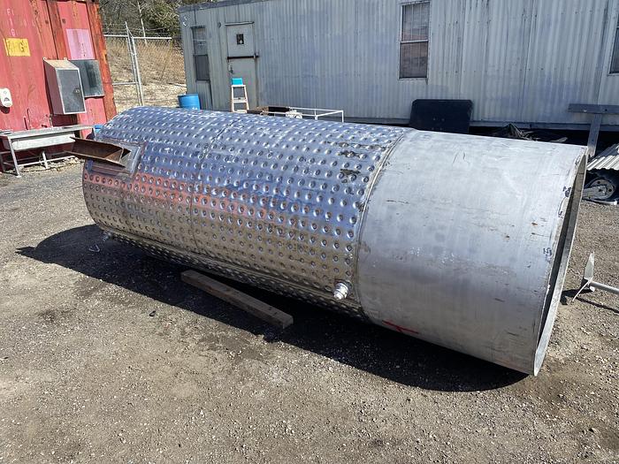 Used Used approximately 1000 gallon stainless steel tank