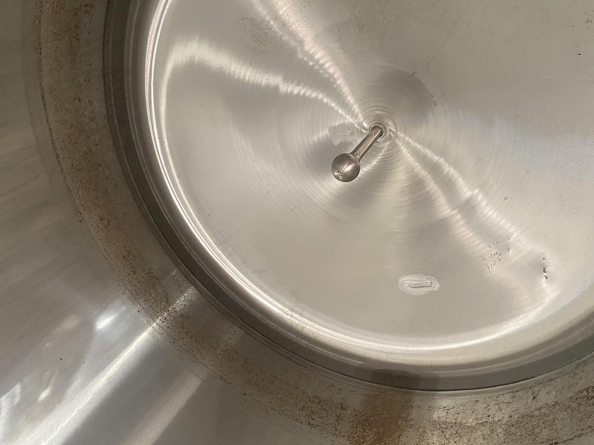 Used Used Deutshe Babcock BTE Gruppe Bdag 2600L/680 gallon 304 stainless steel vertical jacketed tank