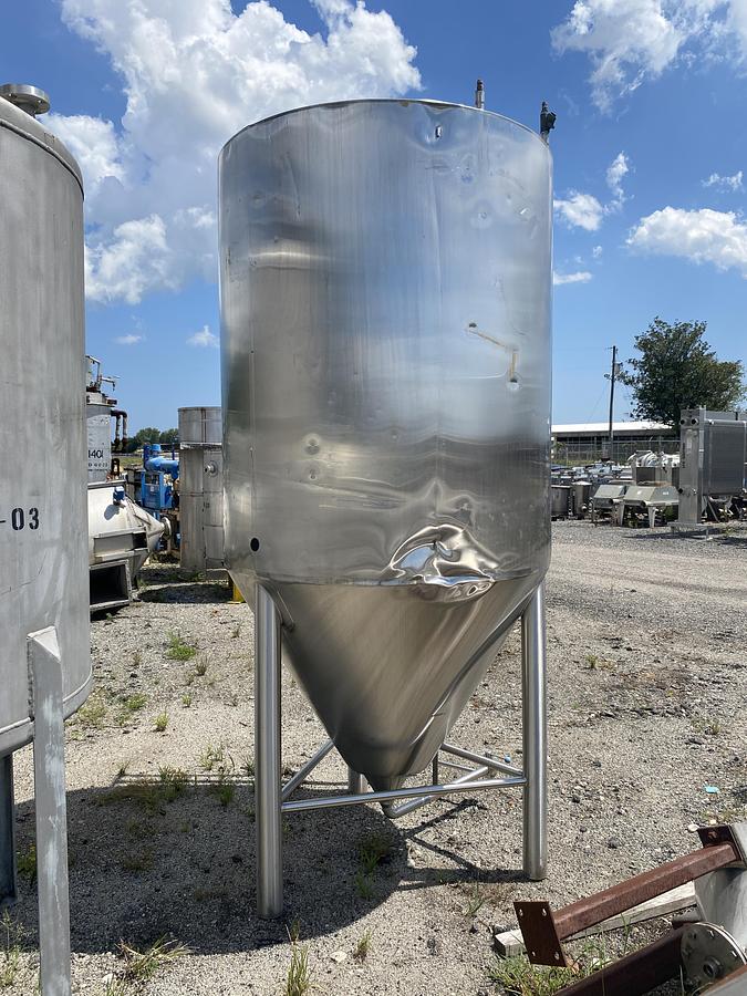 Used Used Deutshe Babcock BTE Gruppe Bdag 2600L/680 gallon 304 stainless steel vertical jacketed tank