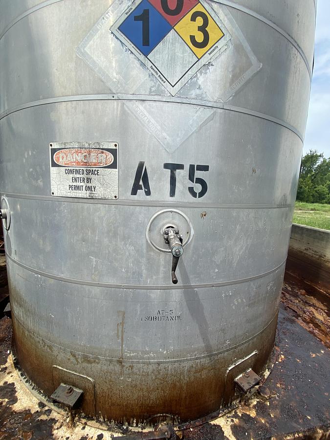 Used Used Industrial Air Inc. approximately 10,000 gallon stainless steel storage tank