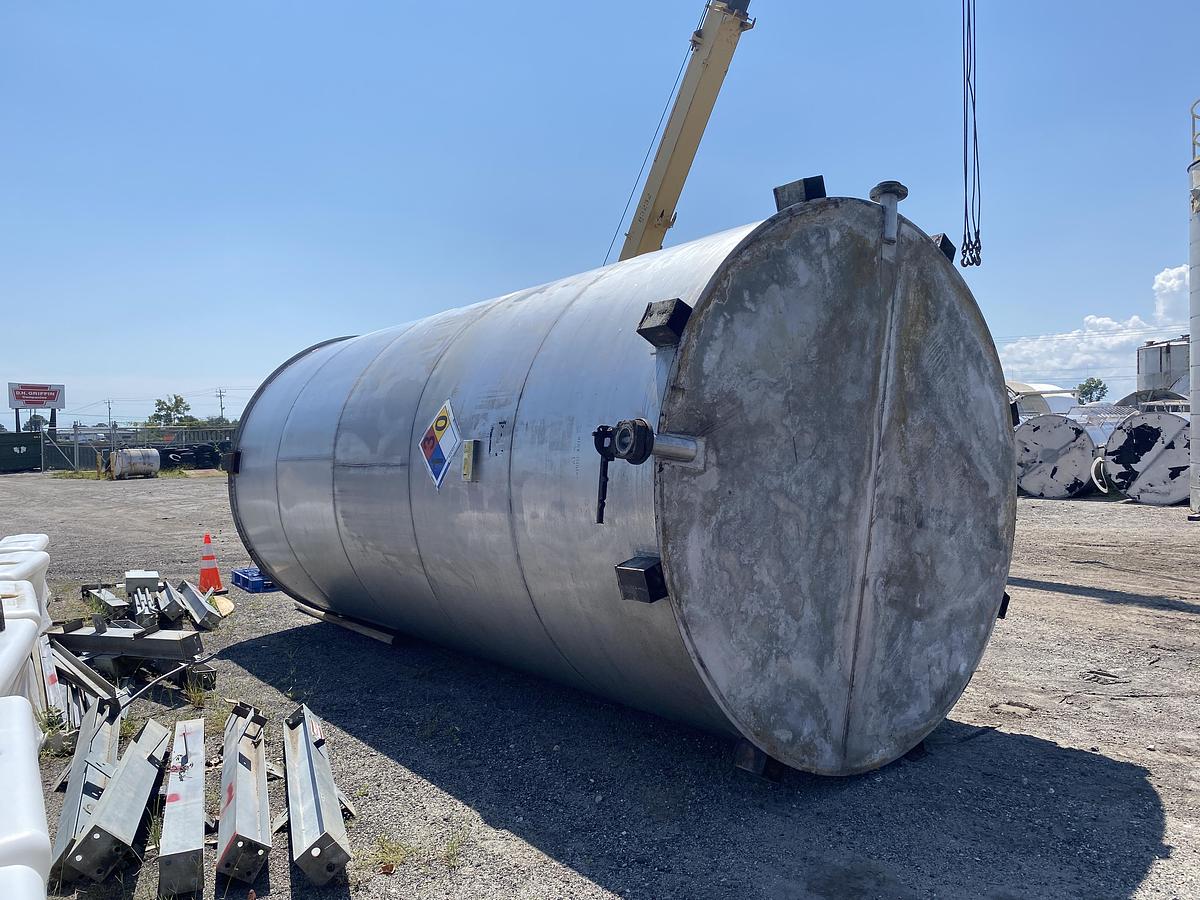 Used Used Industrial Air Inc. approximately 10,000 gallon stainless steel storage tank