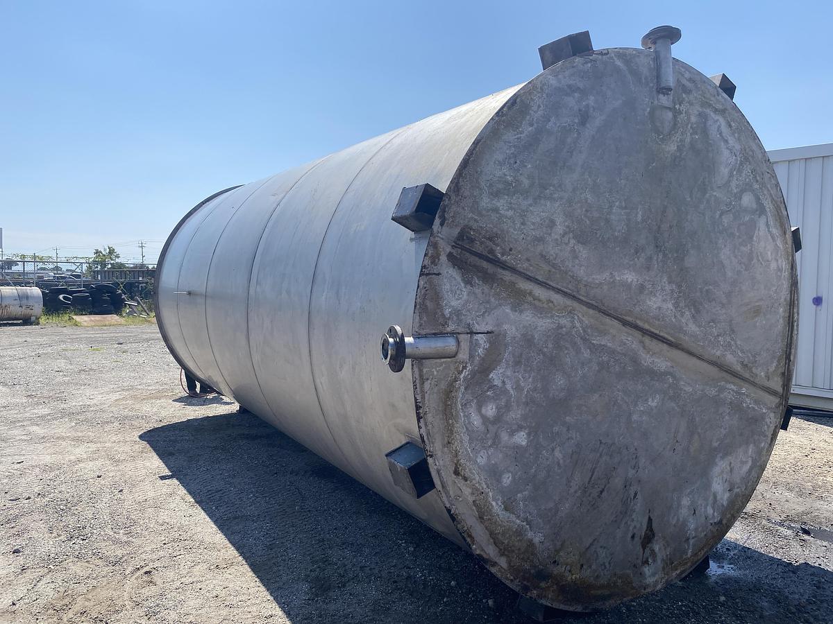Used Used Industrial Air Inc. approximately 10,000 gallon stainless steel storage tank