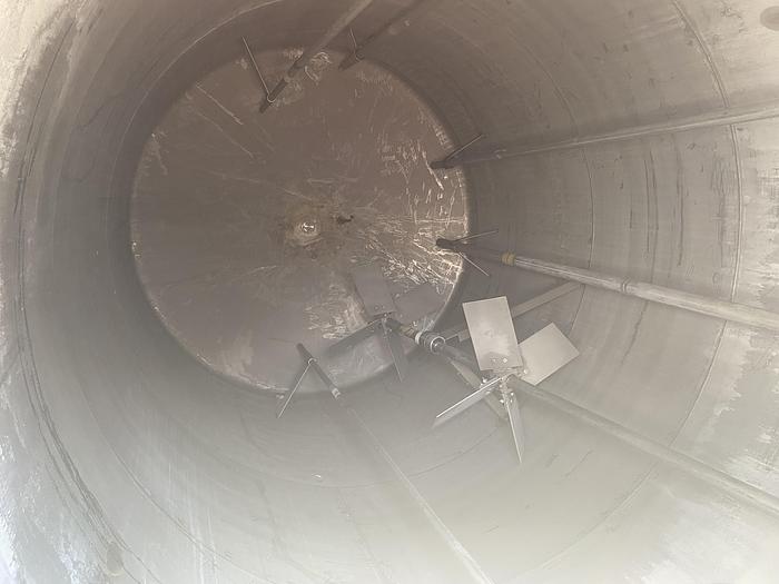 Used Used Alloy Fabricators Inc. approximately 3800 gallon 304 stainless steel vertical mix tank
