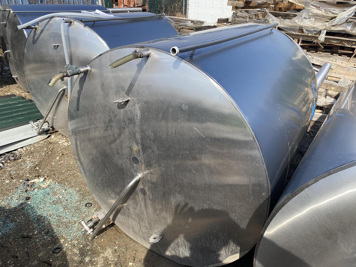 Used Used Deutshe Babcock BTE Gruppe Bdag 2600L/680 gallon 304 stainless steel vertical jacketed tank