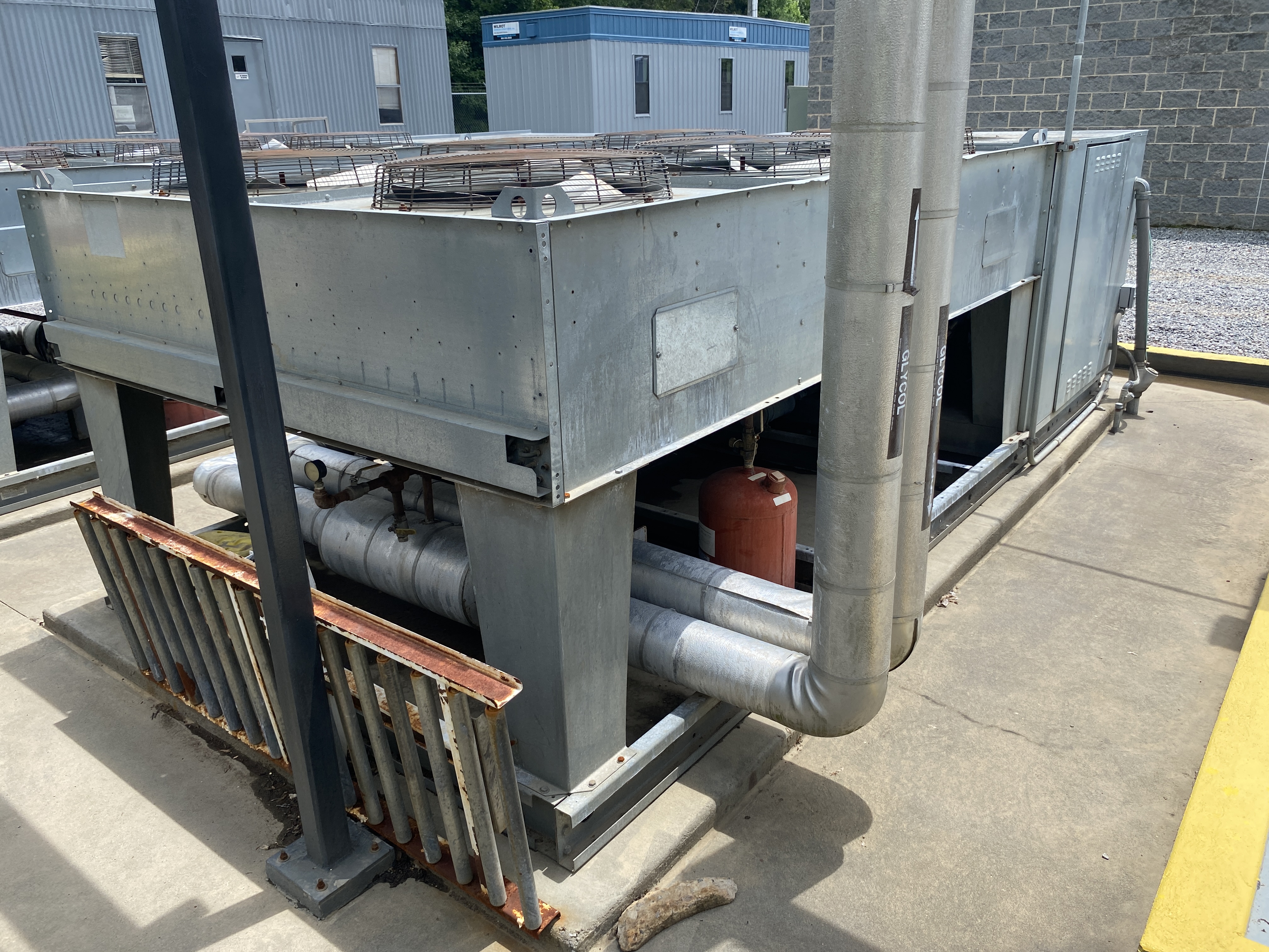 Used Used National Refrigeration and Air Conditioning Air Cooled Condenser  Chiller. Model DCM070-t4A-A2v3-X085