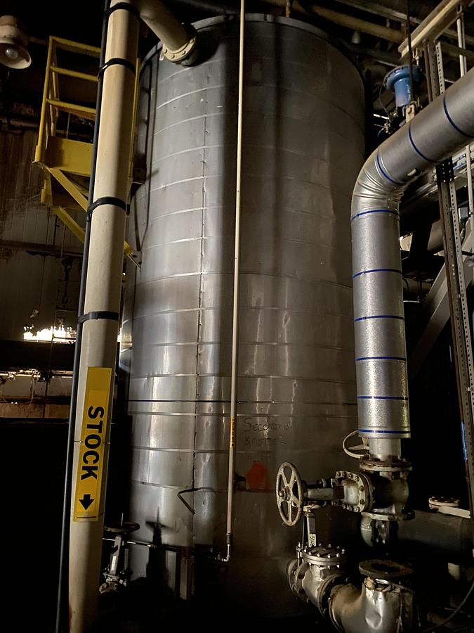 Used Used Armor Metals 3000 gallon 304L stainless steel tank