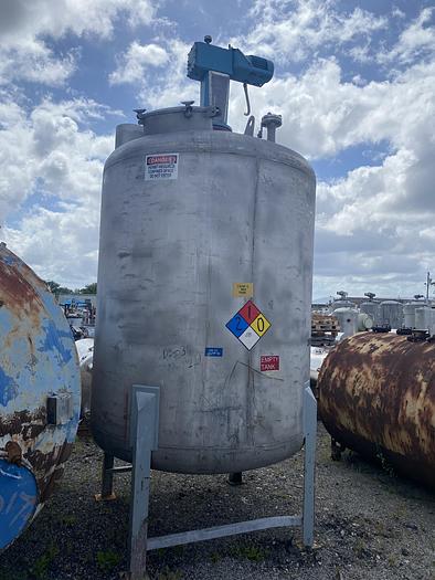 Used Used Ward Tank and Heat Exchanger Corp approximately 1400 gallon 304 stainless steel vertical mix tank