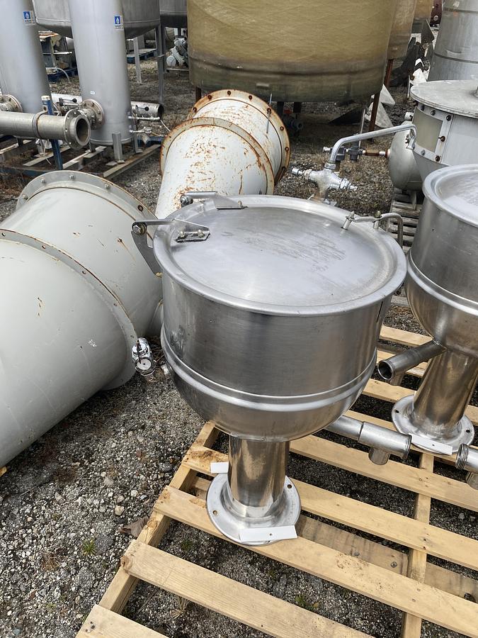 Used Used Groen 20 gallon 316 stainless steel jacketed stationary kettle.