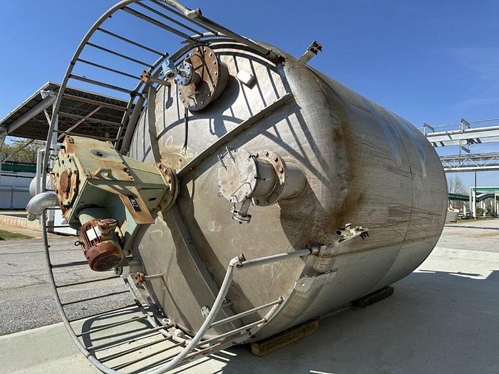 Used Used Whiting Metals Inc. approximately 12,000 gallon 304 stainless steel mix tank