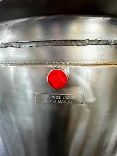 Used Used 315 gallon 304 stainless steel vertical jacketed mix tank