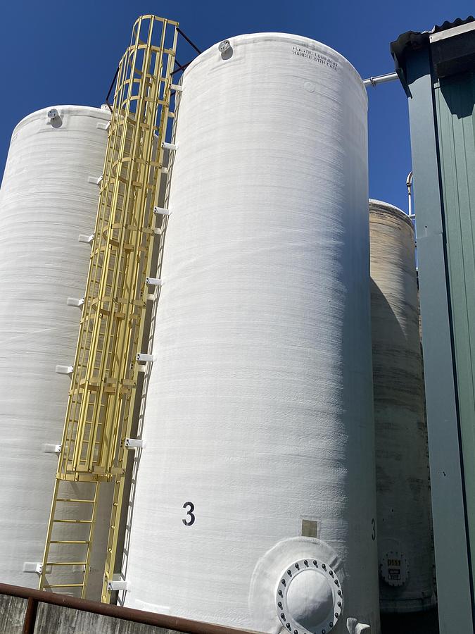 Used Used Augusta Fiberglass 25,000 gallon vertical fiberglass storage tank