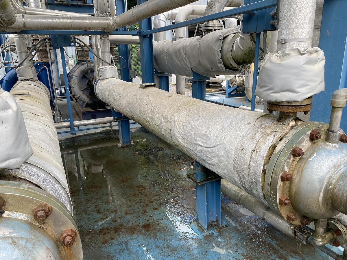 Used Used JFD Tube & Coil Products Inc. 282.5 sq ft. 304L Stainless Steel shell and tube heat exchanger