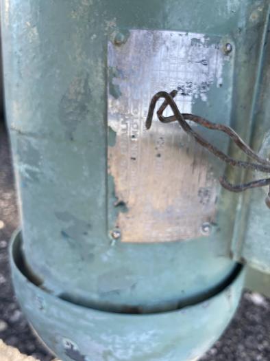 Used Used Alloy Fabricators Inc. approximately 1000 gallon 304 stainless steel vertical mix tank