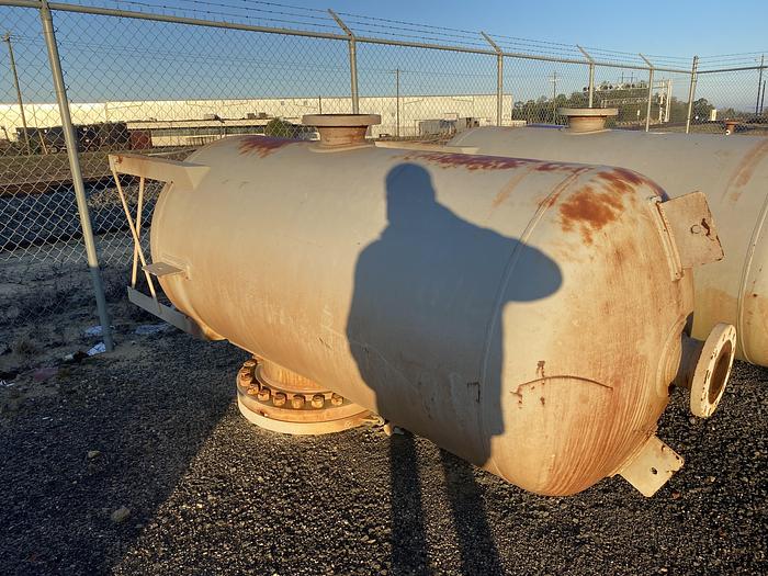 Used Unused Merrill Fabricators Inc. approximately 650 gallon vertical carbon steel pressure tank