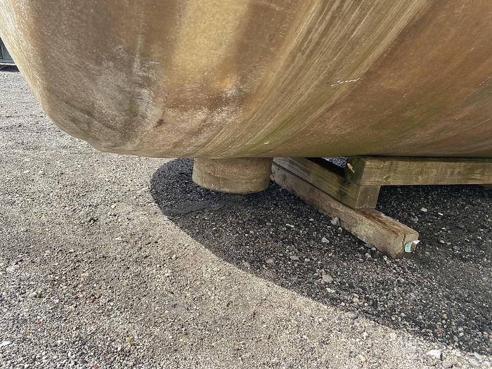 Used Used 5600 gallon FRP Tank