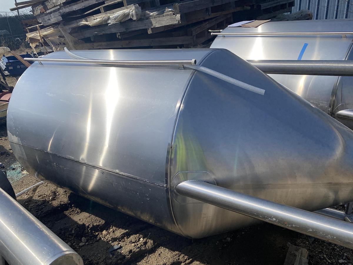 Used Used Deutshe Babcock BTE Gruppe Bdag 2600L/680 gallon 304 stainless steel vertical jacketed tank