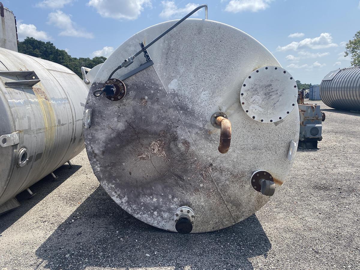 Used Used Highland Tank approximately 5500 gallon vertical carbon steel diesel fuel tank
